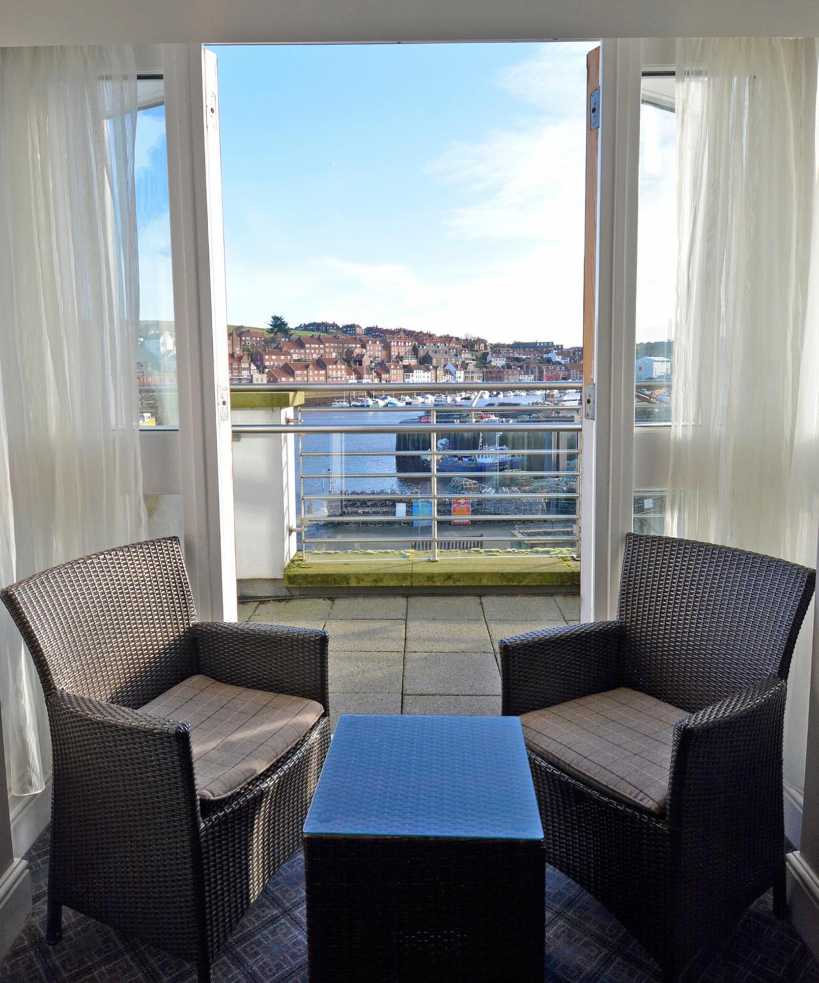 The Angel Hotel Wetherspoon Whitby Extérieur photo