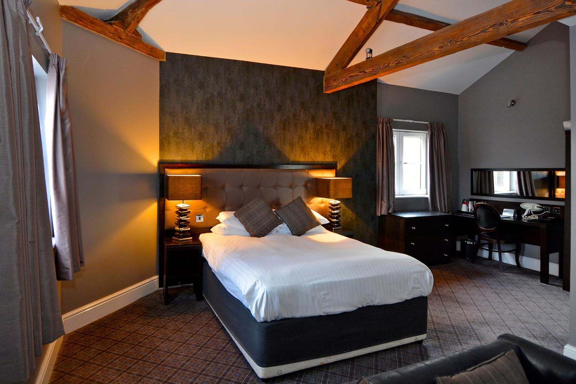 The Angel Hotel Wetherspoon Whitby Extérieur photo