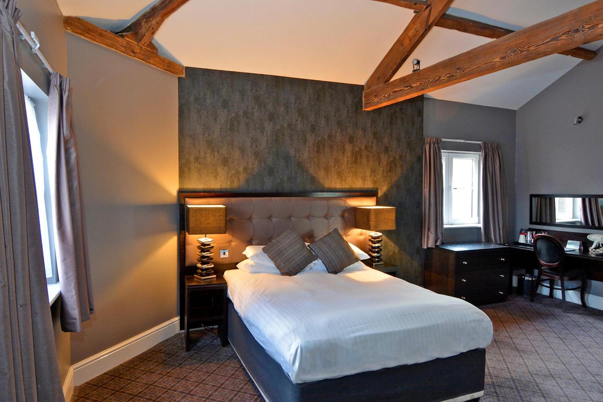 The Angel Hotel Wetherspoon Whitby Extérieur photo
