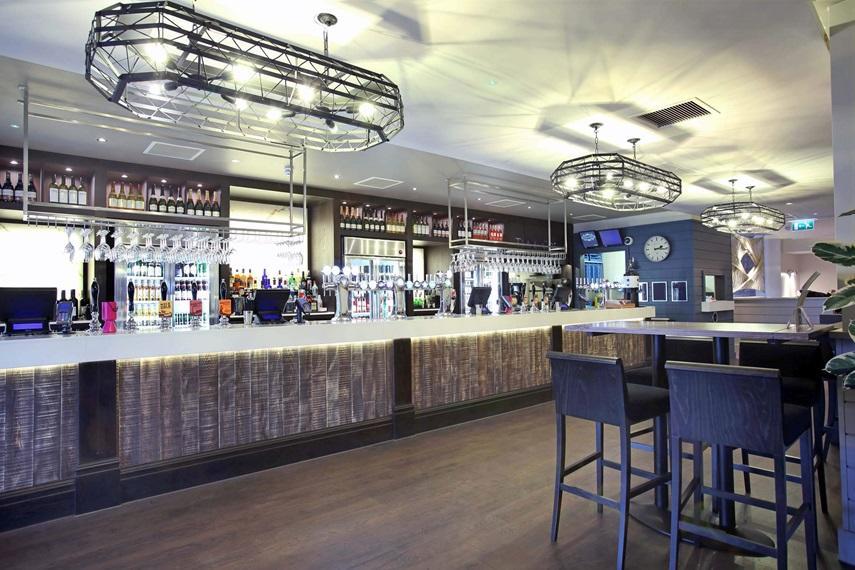 The Angel Hotel Wetherspoon Whitby Extérieur photo