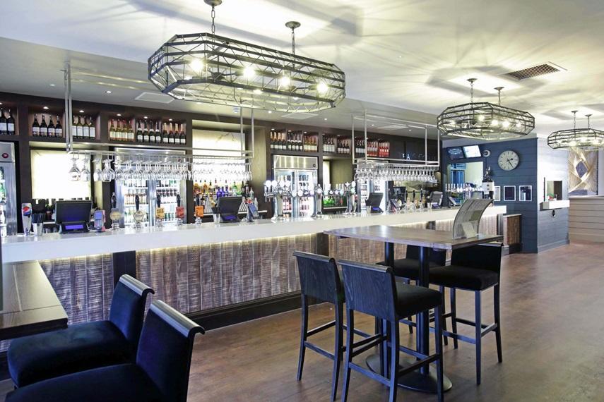 The Angel Hotel Wetherspoon Whitby Extérieur photo