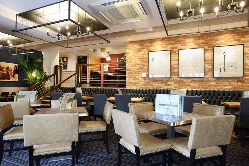 The Angel Hotel Wetherspoon Whitby Extérieur photo