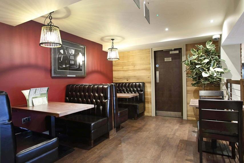 The Angel Hotel Wetherspoon Whitby Extérieur photo