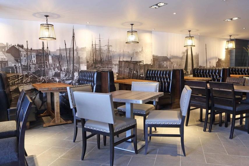 The Angel Hotel Wetherspoon Whitby Extérieur photo
