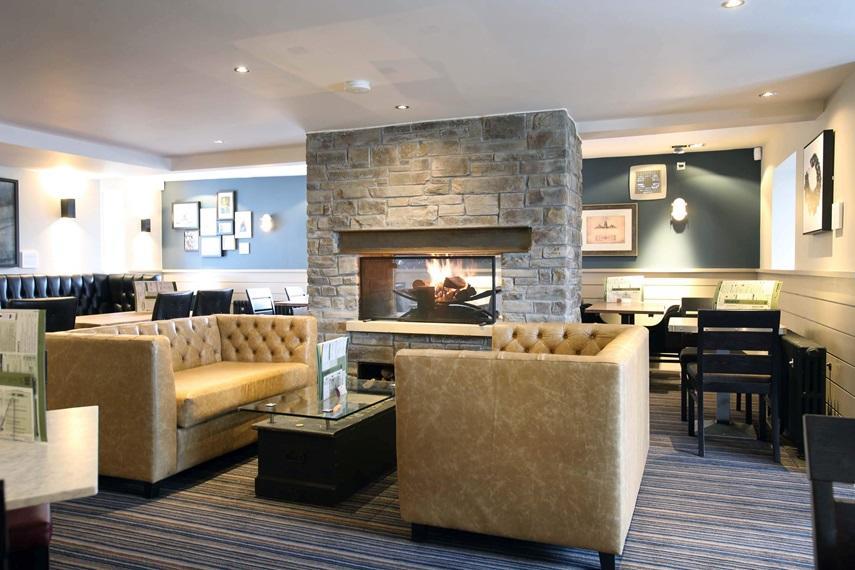 The Angel Hotel Wetherspoon Whitby Extérieur photo