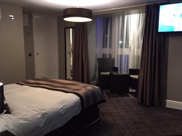 The Angel Hotel Wetherspoon Whitby Extérieur photo