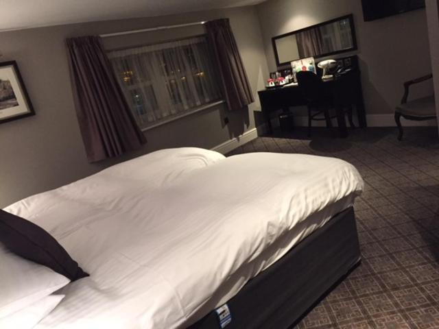 The Angel Hotel Wetherspoon Whitby Extérieur photo